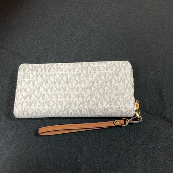 NWT Michael Kors long wallet, zipper closure. Off white monogram. - Picture 2 of 4